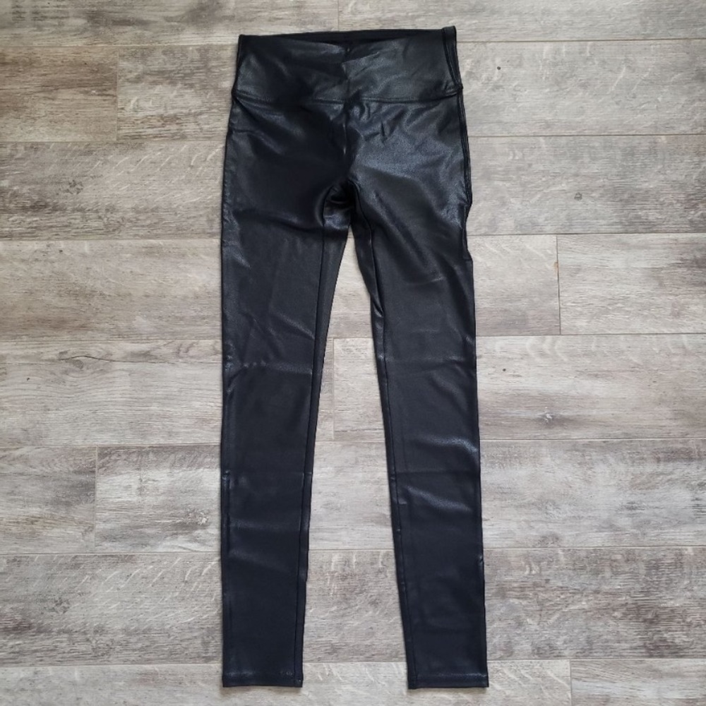NWT Retro Gong Black Metallic Faux Leather Leggings Size Medium